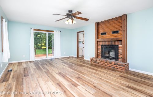 1225 Sandhill Dr, Dewitt MI 48820-9551 exterior