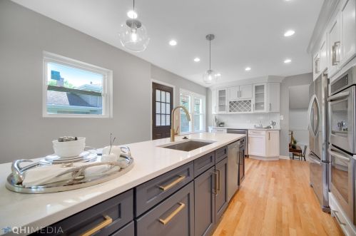 452 Adams St, Elmhurst IL  60126-4633 exterior