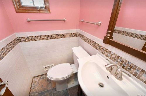 86 Genesee Dr, Commack NY 11725-4032 exterior