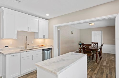 708 Grand Cir, Tampa FL  33617-7844 exterior