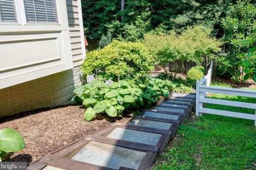 6310 Alderman Dr, Alexandria VA 22315-3730 exterior