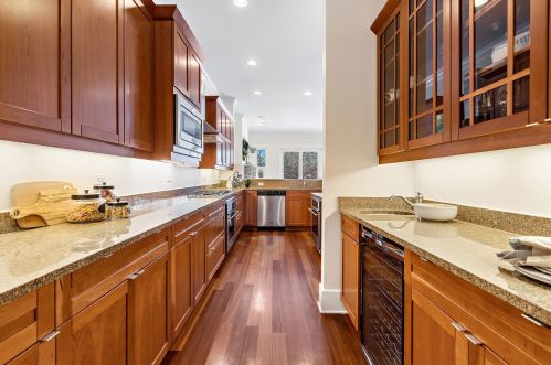 4142 Rockwell St, Chicago IL 60647-5218 exterior