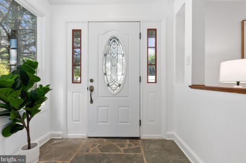 13763 Travilah Rd, Rockville MD 20850-3532 exterior