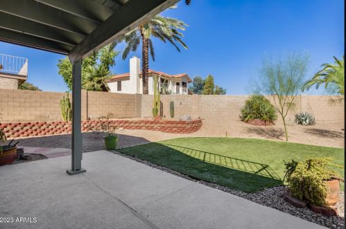 1944 Behrend Dr, Phoenix AZ 85027-3834 exterior