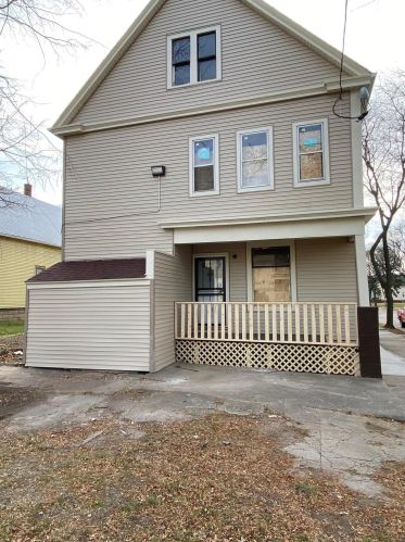 1734 Clarke St, Milwaukee, WI 53206-2030