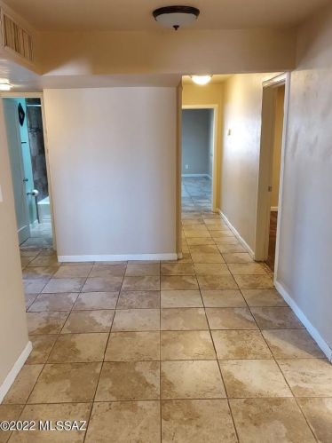 2132 Chrysler Dr, Tucson AZ  85716-2906 exterior