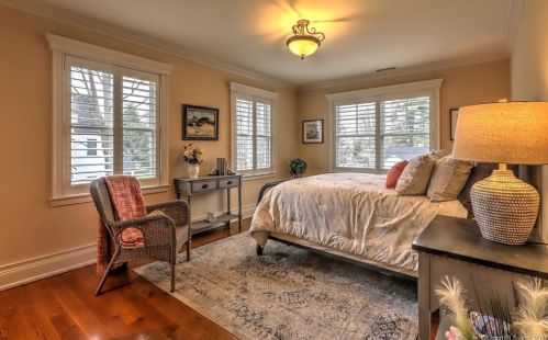 20 Governors Ave, Milford CT 06460-3439 exterior