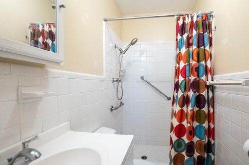 7401 Eastcrest Dr, Austin TX 78752-1424 exterior