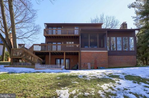 2617 Chestnut Valley Dr, Lancaster, PA 17601-1955