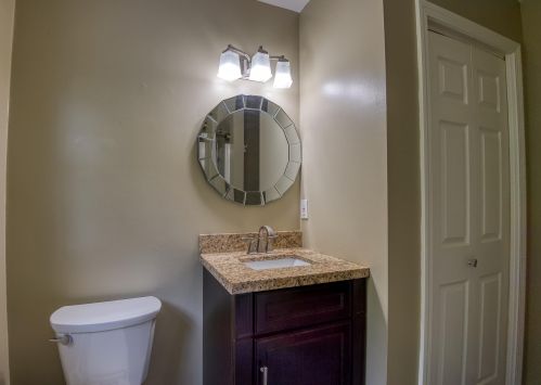 5 Styles Dr, Concord NH 03301-8634 exterior