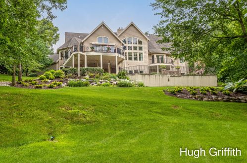 2041 Tall Pne Dr, Grand Rapids MI exterior