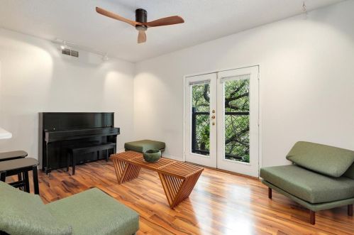 914 22nd 1/2 St, Austin, TX 78705-5006