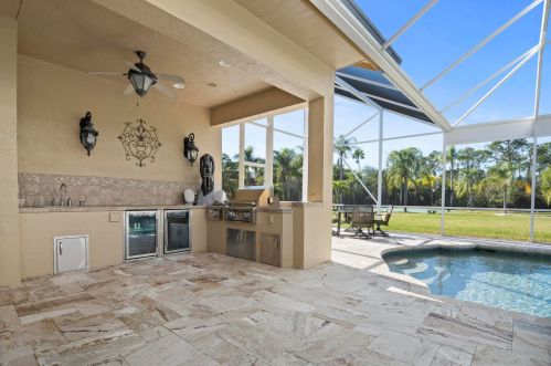 7928 Saddlebrook Dr, Fort Pierce FL  34986-3128 exterior