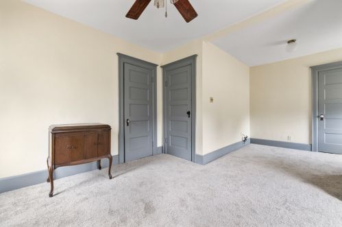 1525 82, Milwaukee WI 53222-2935 exterior