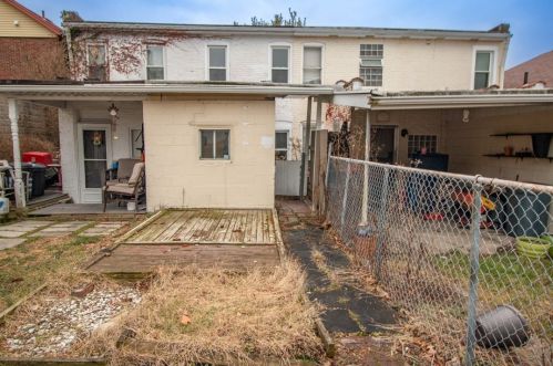 2123 Lloyd Ave, Pittsburgh PA 15218-1734 exterior