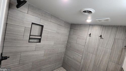 5421 Cedar Ave, Philadelphia PA 19143-1952 exterior