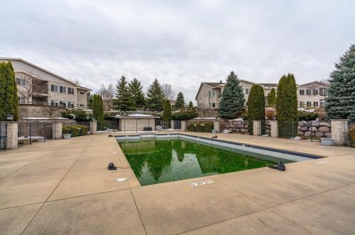 69 Cherokee Cir, Madison WI 53704-7816 exterior