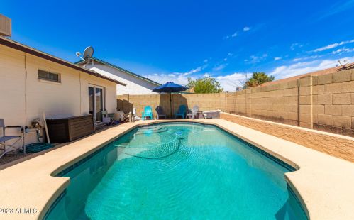 1444 Carson Rd, Phoenix AZ  85041-6711 exterior