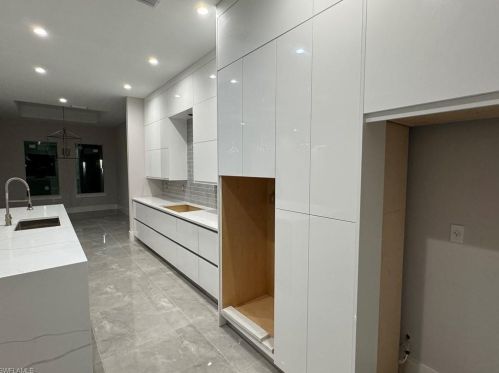 2461 Golden Gate Blvd, Naples FL 34120-3717 exterior