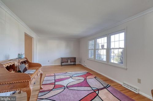 100 Acadia Dr, Riverton NJ 08077-3136 exterior