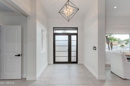 9919 47th Pl, Phoenix AZ  85028-4242 exterior