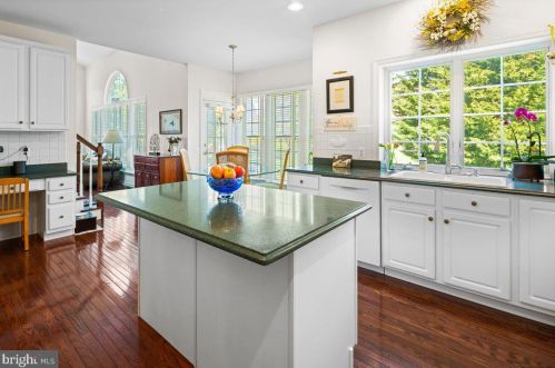 13 Meetinghouse Ct, Princeton NJ 08540-7730 exterior