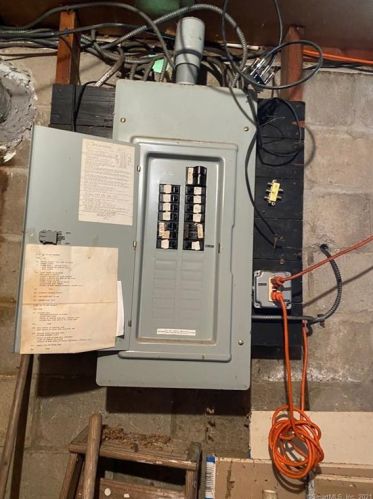 175 Mansfield Rd, Torrington CT 06791-2514 exterior