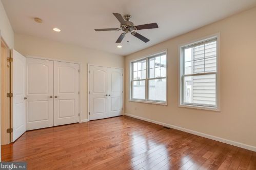 522 Carpenter St, Philadelphia PA 19147-4033 exterior