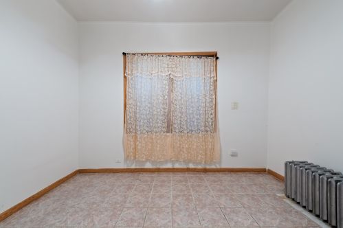 824 California, Chicago IL 60645-5208 exterior