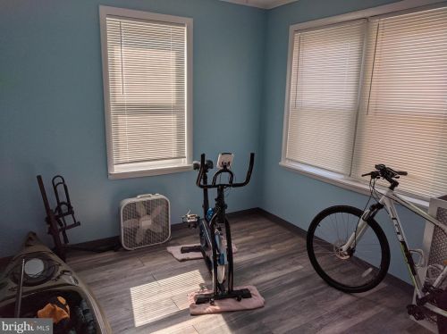 6043 Keystone St, Philadelphia PA 19135-2814 exterior