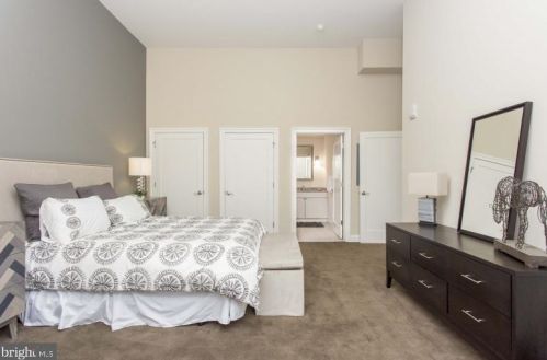 230-38 21st St, Philadelphia PA  19103-1145 exterior