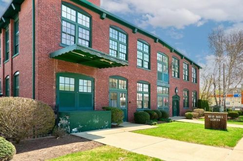 63 Blakeley St, Woonsocket RI  02895-8812 exterior