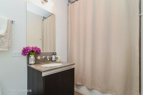 600 Fairbanks Ct, Chicago IL  60611-5410 exterior