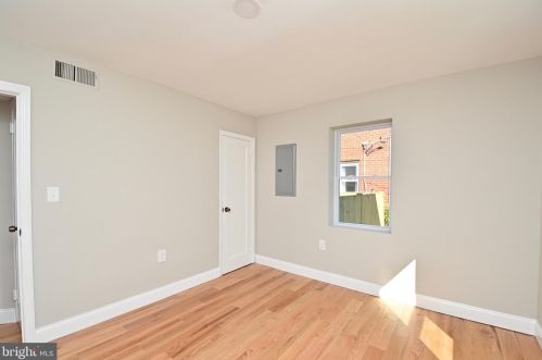 148 Moncure Dr, Alexandria VA 22314-4946 exterior