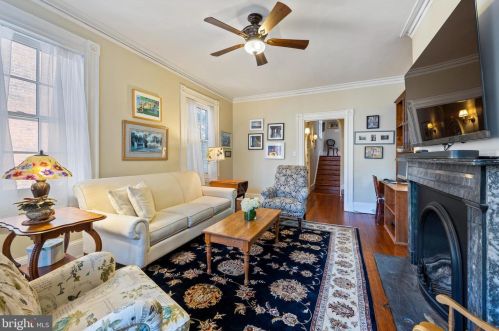 1016 Clinton St, Philadelphia PA 19107-6017 exterior