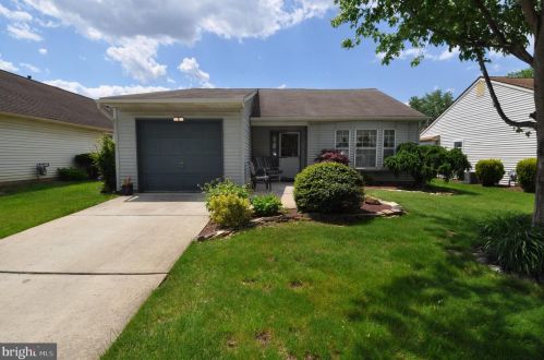 5 Meadowwood Ct, Columbus NJ 08022-1026 exterior