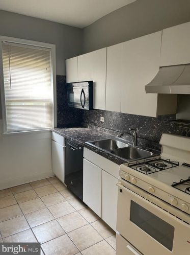 3170 Livingston St, Philadelphia PA  19134-5129 exterior