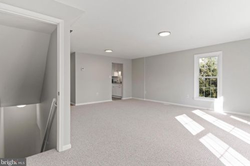 7449 Duddington Dr, Alexandria VA 22315-3849 exterior