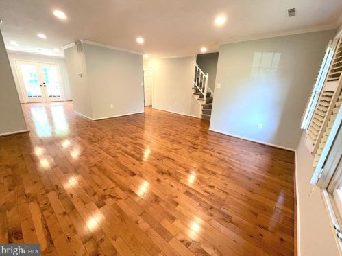 7623 Coddle Hbr Ln, Rockville MD 20854-3253 exterior