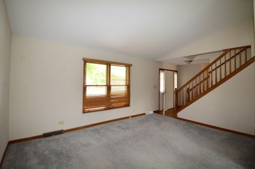 501 Beaconsfield Ave, Naperville, IL 60565-4309