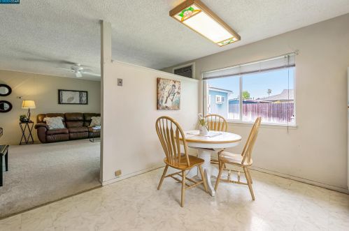 2448 Tanager Ct, Concord CA 94520-1523 exterior