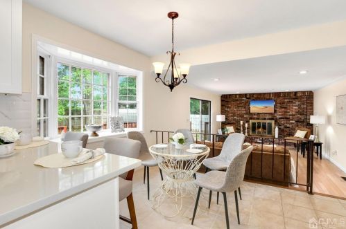 40 Sheryl Dr, Edison, NJ 08820-1311