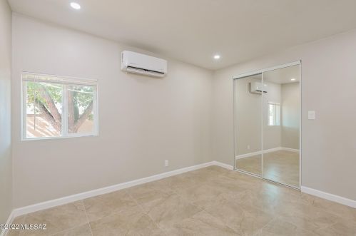 8648 Kenyon Dr, Tucson AZ  85710-4234 exterior