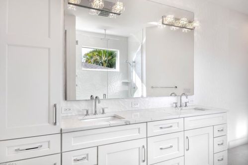 711 102 Ave, Naples FL 34108-3216 exterior