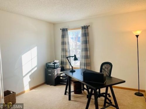 817 Braunworth Ct, Chaska MN 55318-3242 exterior