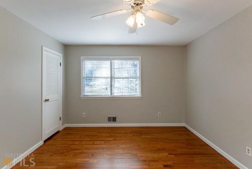 1784 Glenview Dr, Atlanta GA 30331-2449 exterior