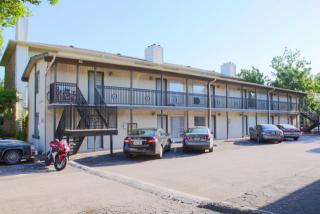 2102 San Gabriel St, Austin TX  78705-5380 exterior