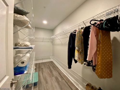 810 Donato Cir, Scotch Plains NJ 07076-1072 exterior