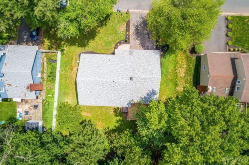 53 Fairmount Ave, Edison NJ  08820-2032 exterior