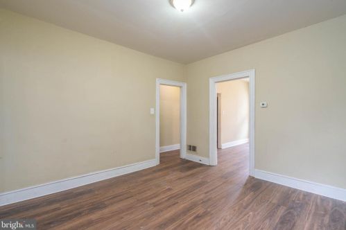 1310 17 St, Philadelphia PA 19121-5041 exterior